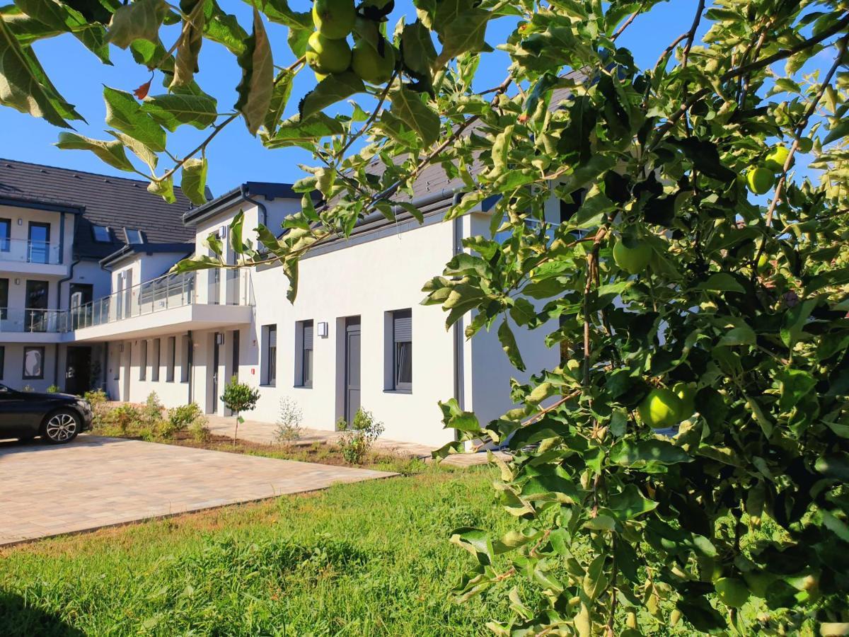 Silver Lodge Apartments Eger Exterior photo